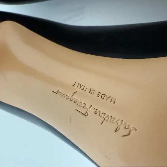 Salvatore Ferragamo Runa 100 Double Bow Leather Stiletto Heel Pointed Toe Pumps - Picture 13 of 14